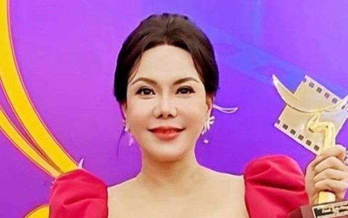 Phản ứng của Việt Hương