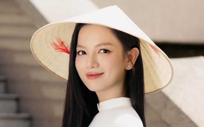 Bộ sưu tập áo dài của mỹ nhân Mưa Đỏ