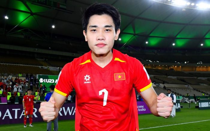 Đình Bắc ngạo nghễ trên trang chủ AFC, được ca ngợi là thiên tài