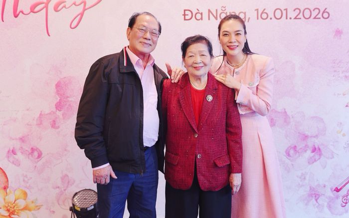 Ảnh gia đình của Mỹ Tâm khiến fan xuýt xoa