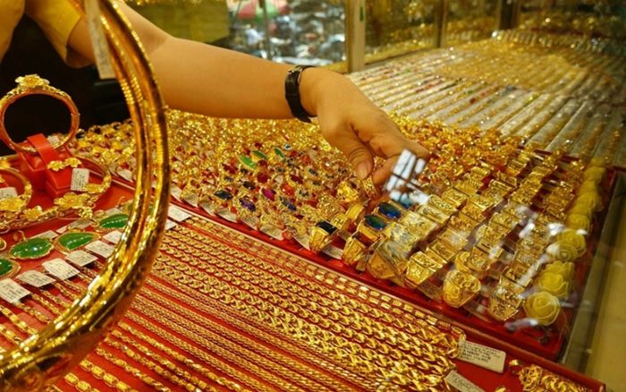 Tin tài chính hôm nay 18/1: Vàng neo đỉnh lịch sử, USD ổn định