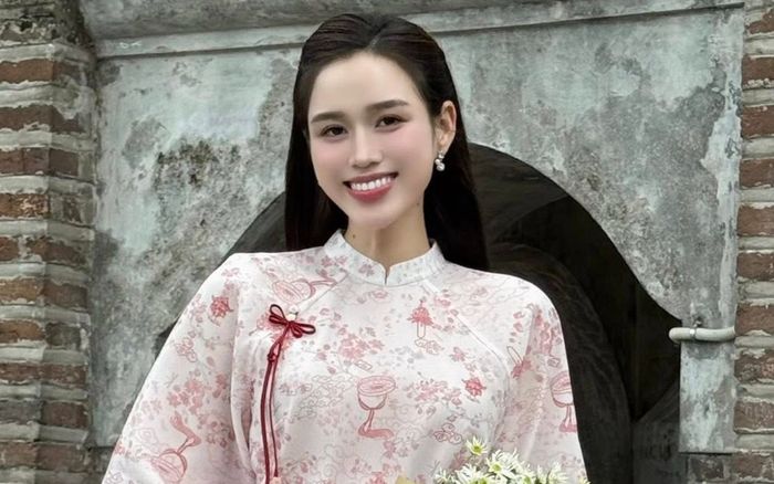 Những mẫu giày đón Tết của Đỗ Thị Hà