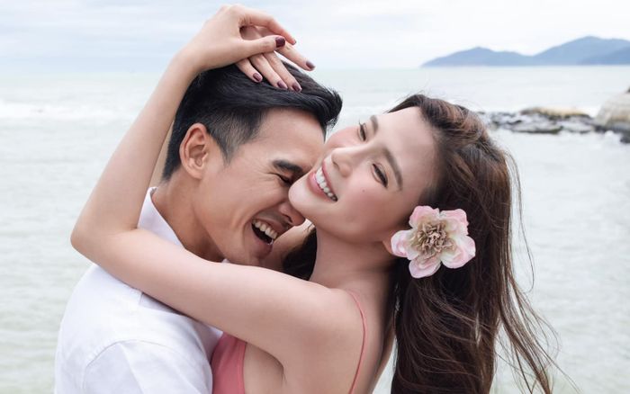 Lương Thế Thành được Thúy Diễm 'thưởng nóng'