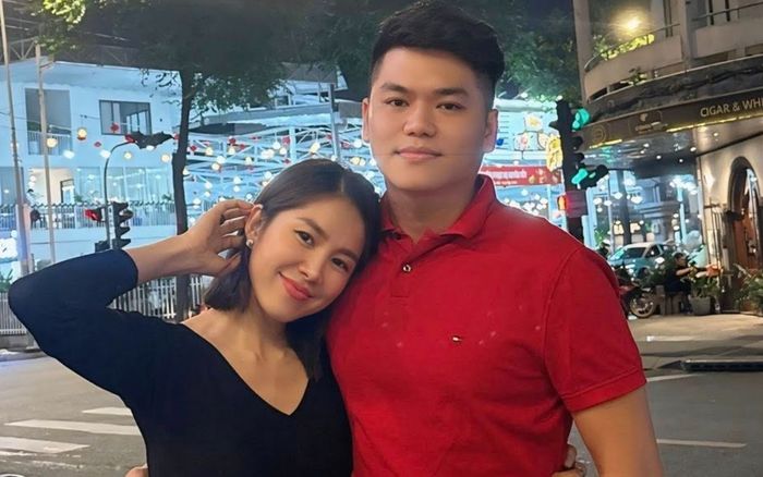 Diễn viên Lê Phương tình tứ bên chồng