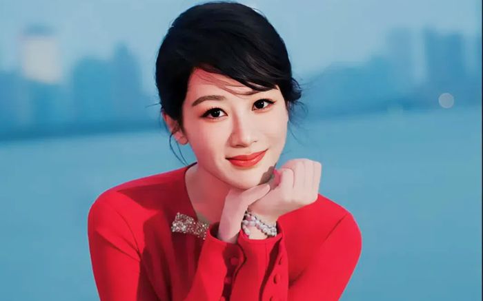 Dương Tử rạng rỡ trong loạt ảnh đón năm mới