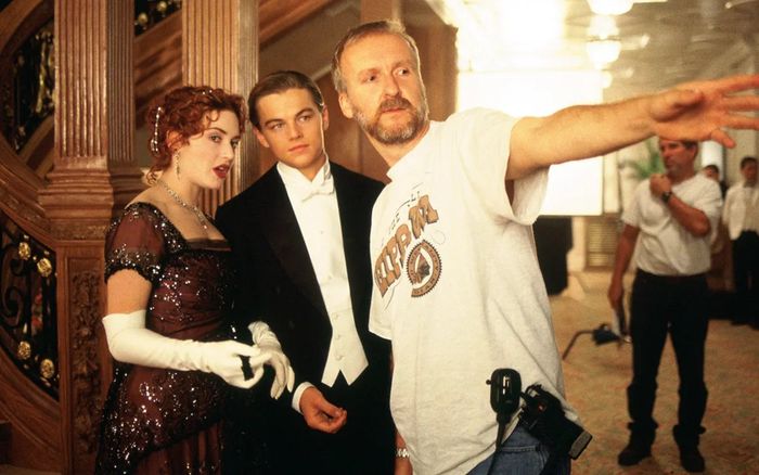 Đạo diễn Titanic giải thích cách sống sót sau vụ chìm tàu