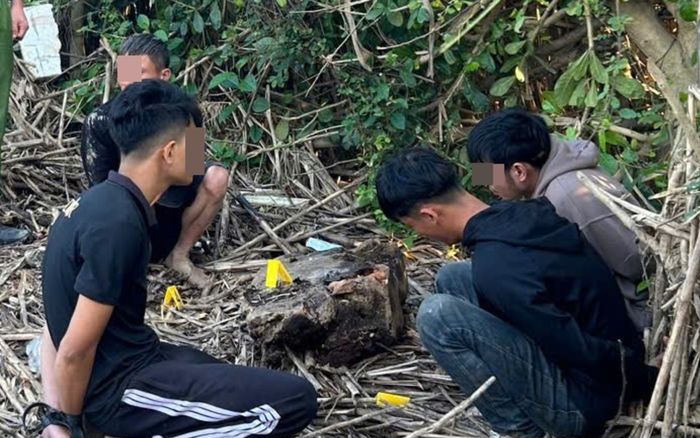 Bắt quả tang 4 thanh niên có hành vi xấu hổ giữa ban ngày ban mặt