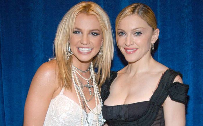 Britney Spears: 'Tôi ngưỡng mộ và kính trọng Madonna hơn bất cứ ai'