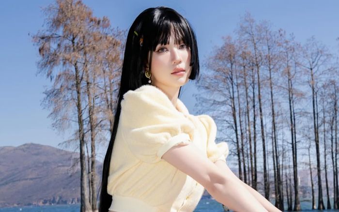 Ngọc Trinh thả dáng quyến rũ giữa khung cảnh thiên nhiên thơ mộng