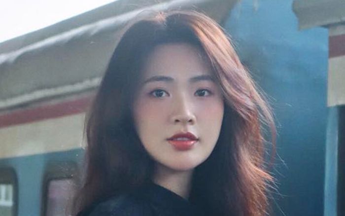 Thời trang nữ tính của 'người tình' Steven Nguyễn