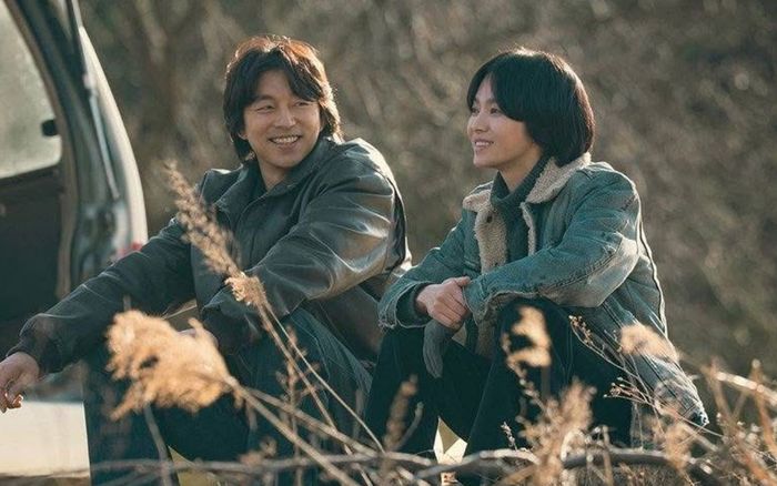 Song Hye Kyo tình tứ bên Gong Yoo trong phim mới Netflix