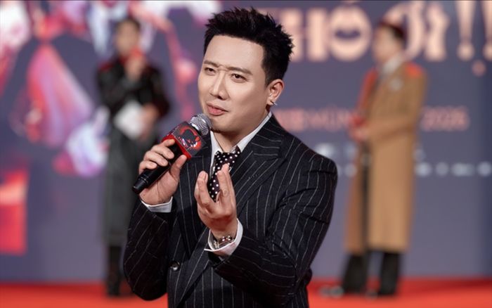 Trấn Thành 'dằn mặt' một sao nam Vbiz ngay trên sân khấu: 'Cẩn thận lời nói'