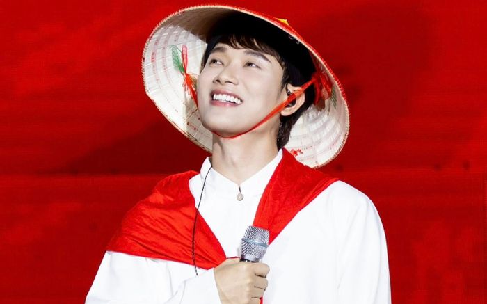 Trúc Nhân tái hợp cô gái đặc biệt sau hơn 10 năm, cộng đồng mạng bồi hồi