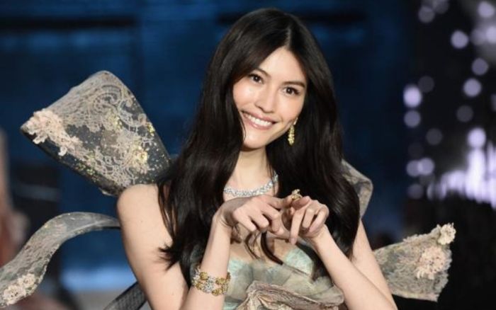 Người mẫu Hà Tuệ phẫu thuật sau khi sinh con cho thiếu gia nghìn tỷ