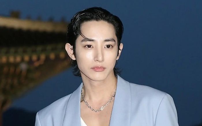 Nam diễn viên Lee Soo Hyuk lên tiếng về tranh cãi làm việc quá sức