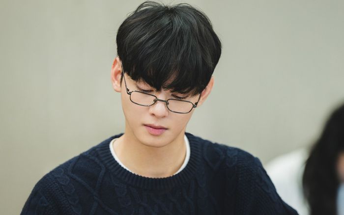 Cha Eun Woo bị gọi là 'thiên tài trốn thuế'