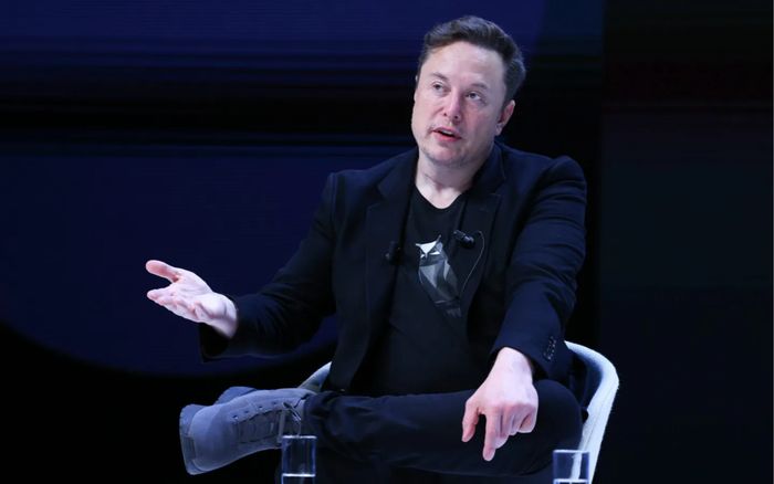 Elon Musk lại hứa lớn về taxi không người lái Tesla