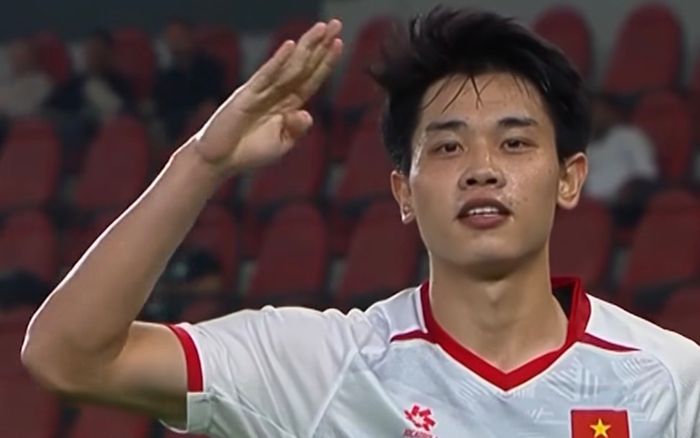 Hơn 9,2 tỷ đồng cho tiền đạo Đình Bắc