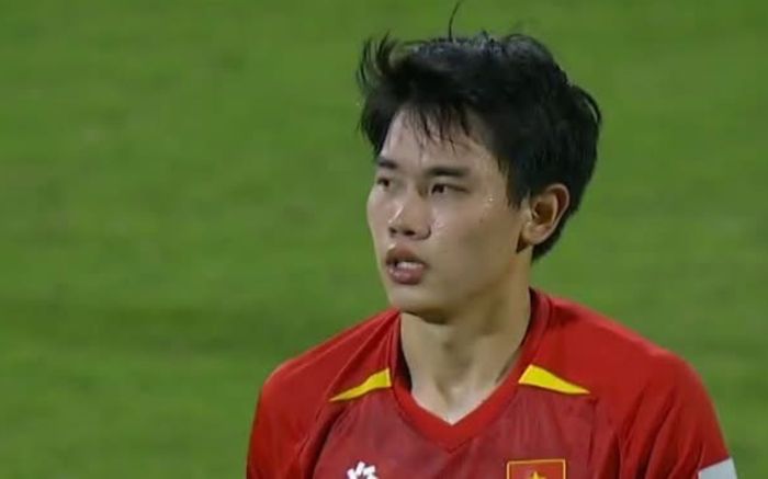 Đình Bắc lên tiếng sau thẻ đỏ