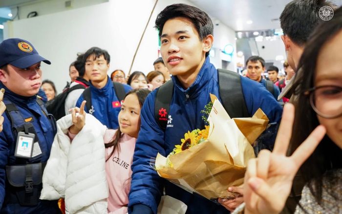 U23 Việt Nam về nước trong vòng tay người hâm mộ