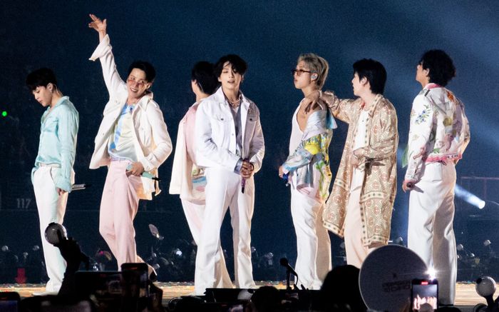 'Cơn sốt' vé BTS và làn sóng tăng giá concert Kpop toàn cầu