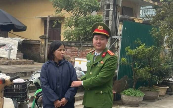 Người phụ nữ bị bắt quả tang có hành động đáng xấu hổ tại khu chợ