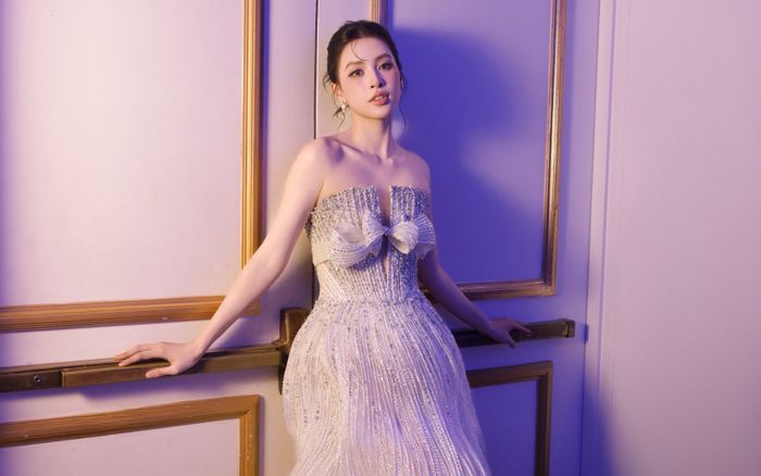 Hoa hậu Tiểu Vy khoe visual 'không góc chết' gây sốt mạng xã hội