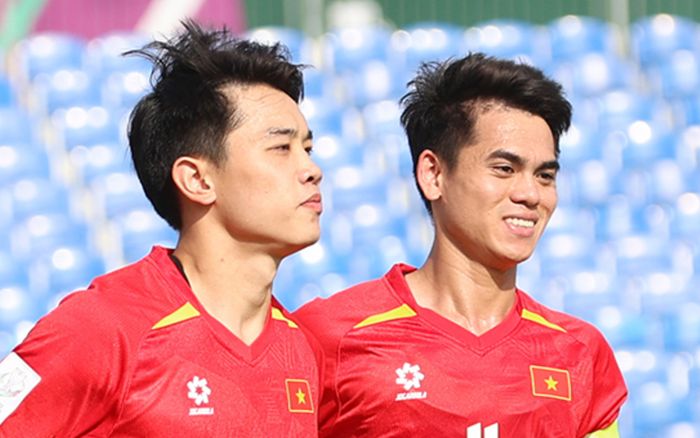 HLV Kim Sang Sik muốn cầu thủ U23 Việt Nam xuất ngoại, 2 cái tên đầu tiên lộ diện