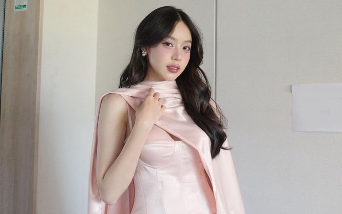 Thanh Thủy công khai ủng hộ một sao nữ Vbiz