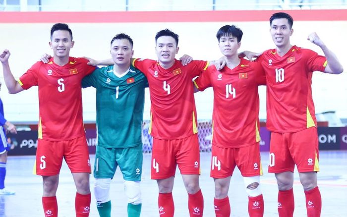 Việt Nam thắng ngoạn mục vẫn xếp sau Thái Lan