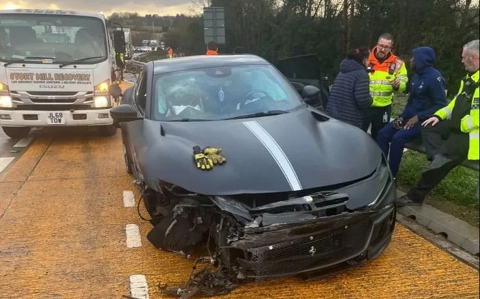 Tai nạn xe hơi với tiền đạo của CLB châu Âu yêu mến U23 Việt Nam và Đình Bắc