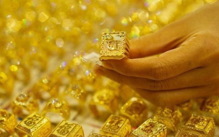 Tin tài chính hôm nay 28/1: Vàng nóng rực, USD suy yếu