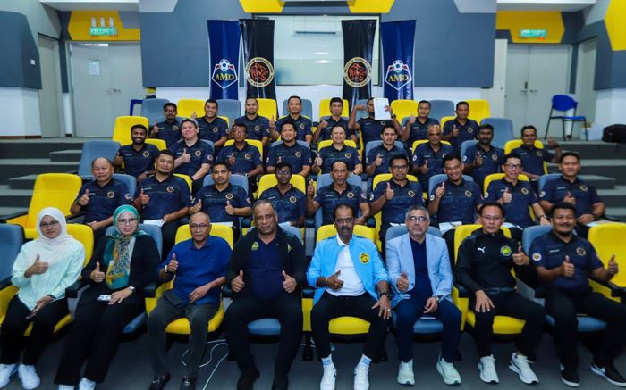 Chấn động thế giới: Tất cả thành viên LĐBĐ Malaysia từ chức!