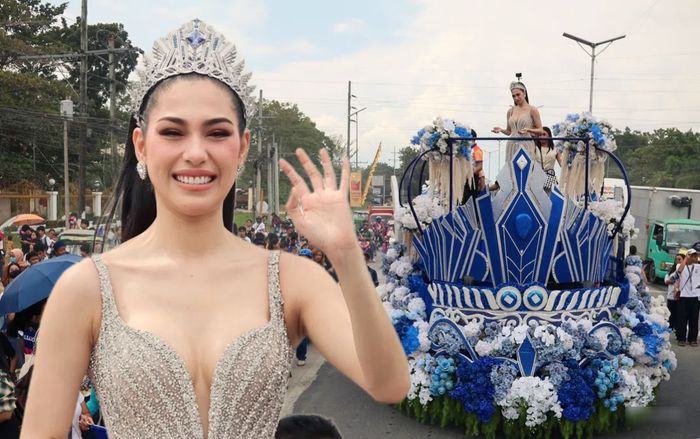 Khán giả xuống đường đón Á hậu Miss Cosmo diễu hành khi về nước