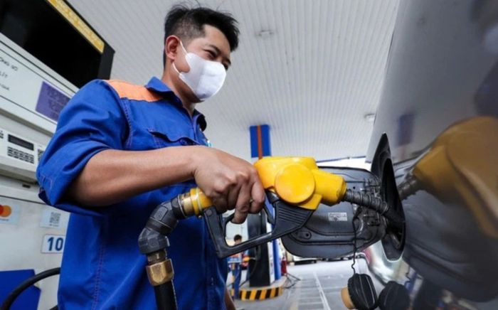 Giá xăng dầu hôm nay 28/1: Tăng cực mạnh