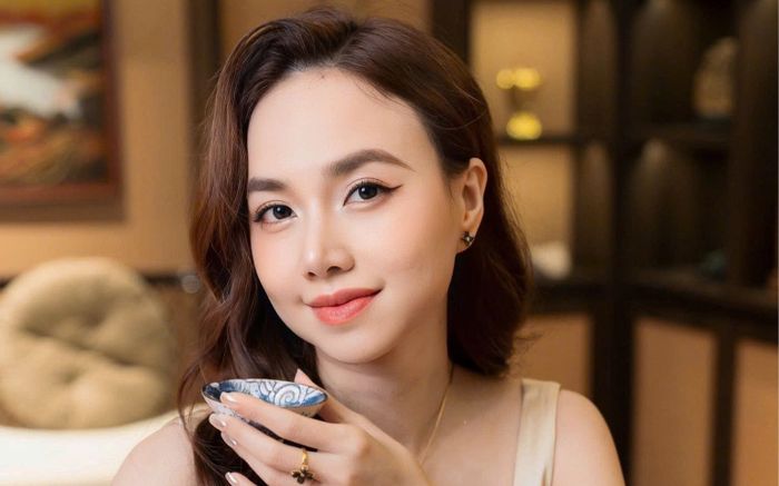 Nhan sắc 'không tuổi' của Đinh Ngọc Diệp sau 10 năm hôn nhân với Victor Vũ