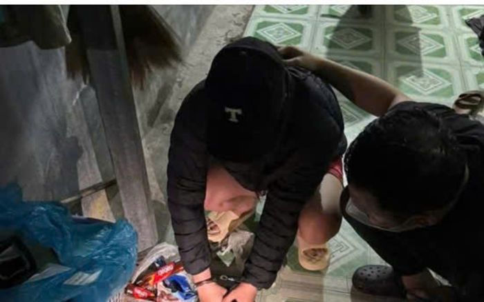 Tại nhà trọ, đôi nam nữ đang có hành vi đáng xấu hổ bị Công an bắt quả tang