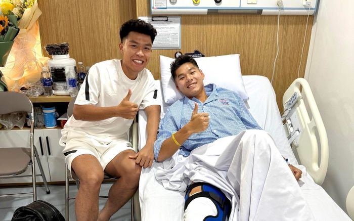 Xúc động lời nhắn của trung vệ Phạm Lý Đức gửi Hiểu Minh