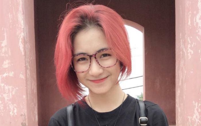 Hình ảnh 'nổi loạn' một thời của Hòa Minzy