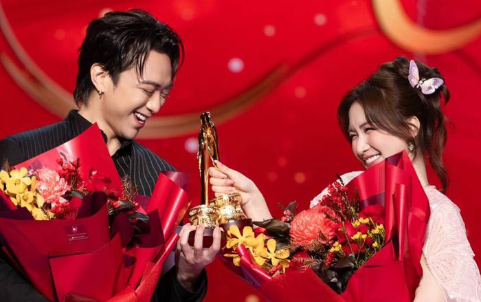 Hòa Minzy đón tin mừng với Soobin Hoàng Sơn ngay cận Tết