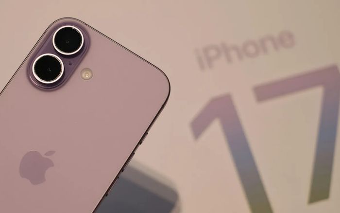 Apple lo lắng vì iPhone 17 bán quá chạy