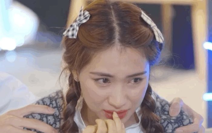 Khán giả 'đấu khẩu' trên kênh TikTok của Hòa Minzy