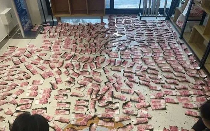 Không chịu gửi tiền vào ngân hàng, cặp vợ chồng già bị lửa thiêu rụi 1,4 tỷ đồng