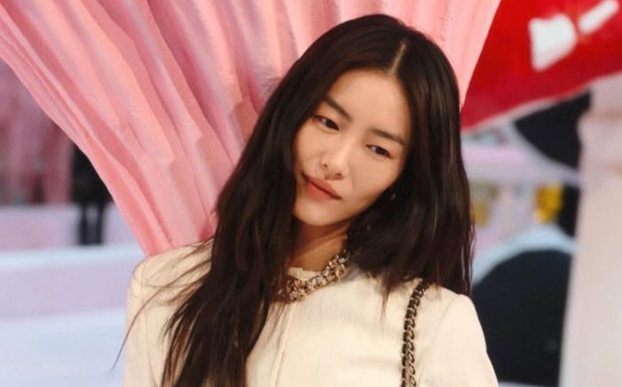 Người mẫu Lưu Văn bị chê thiếu chuyên nghiệp trên sàn catwalk