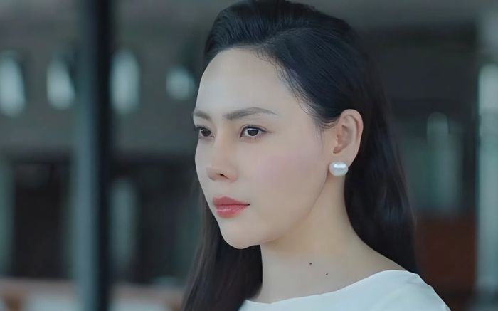 Nữ chủ tịch phim Lằn Ranh 'day dứt'