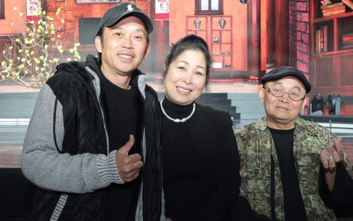 Nghệ sĩ Xuân Hinh phản ứng khi diễn cùng Hoài Linh ngay cận Tết