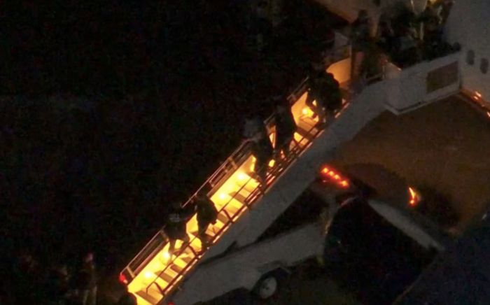 Tổng thống Venezuela xuống sân bay New York