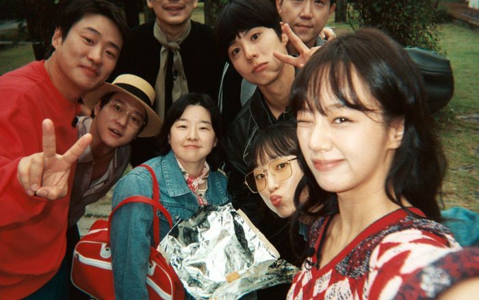 Những khung hình hội ngộ của dàn sao Reply 1988 sau một thập kỷ lên sóng