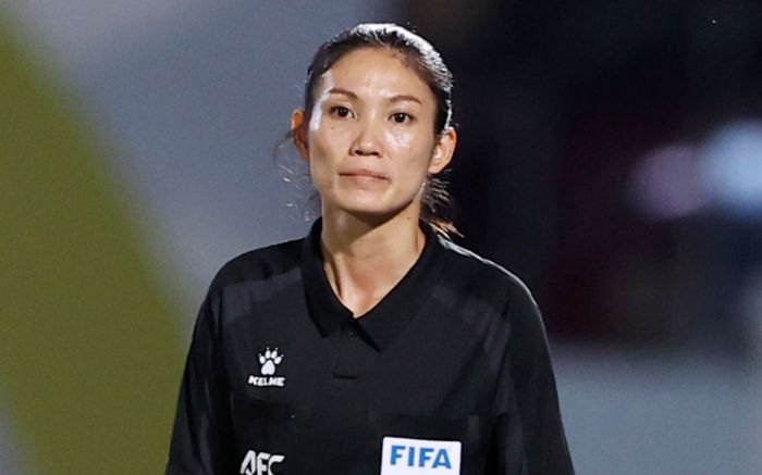 Vì sao đến đất nước của nữ trọng tài Lào, người ta không vội?