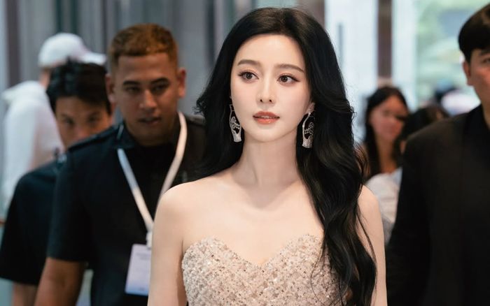 Phạm Băng Băng lộ rõ nhan sắc thật ở độ tuổi U50